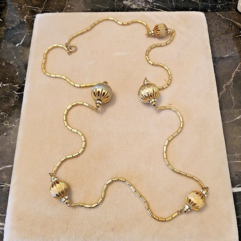 Vintage Gold Tone Necklace with Ribbed Brushed Matte Beads with Rhinestones